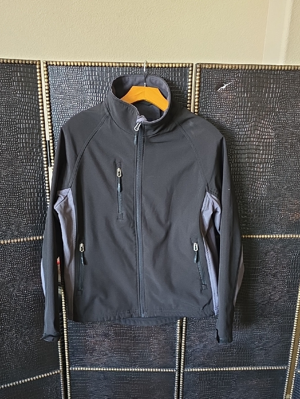 Men's Black and Gray Performance Softshell Jacket - Lightweight Windproof